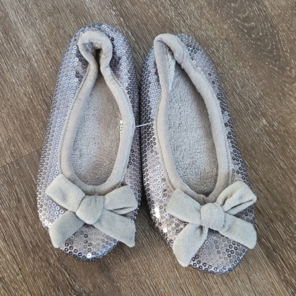 4/$20 Girls silver grey glitter sparkly sequin cozy Moccasin Slippers Size 12-13